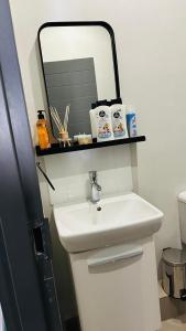 A neat studio apartment in Sandton