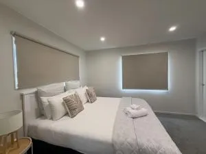 SkyStars Brand New Skyline Haven - 帕帕库拉