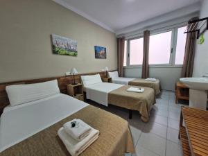 Triple Room with Shared Bathroom room in Hostal Elkano