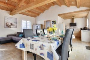 Jolie maison à lEpine avec jardin pour 8 personnes