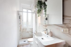 8 min to center - 400mt to MetroA, 4-6 pax, 2 bathrooms