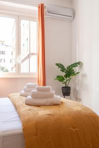 8 min to center - 400mt to MetroA, 4-6 pax, 2 bathrooms