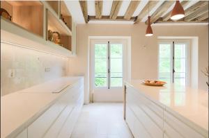 Beautiful villa view on garden and Paris Eiffel tower near transport Paris