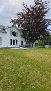 Bergheim - lovely sea view in modern house! - Refsnes