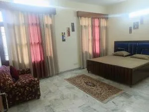 Stella Home stay Ultra spacious 3bhk corner villa with Basement - Sirhind