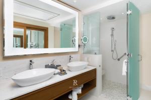 Three Bdr Penthouse Ocean Front-Villa La Valencia