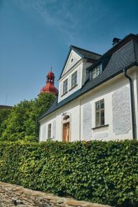 Barokní kaplanka 1796 A. D. - luxusní apartmány v Českém ráji