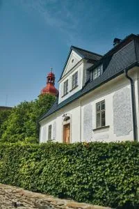 Barokní kaplanka 1796 A. D. - luxusní apartmány v Českém ráji - Alšovice