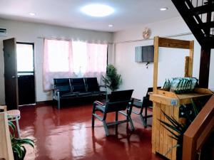 M3 Spacious Family Apartment Transient House 10pax near SPMC and SM Lanang