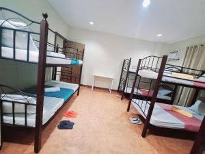 M3 Spacious Family Apartment Transient House 10pax near SPMC and SM Lanang