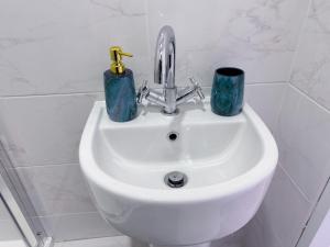 Wellesley House 5BR Entire Home