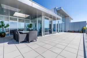 Modern 3BR Home 5 mins away from Parliament House - Hosted by Canstay