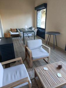 Appartements Appt neuf 2-4 pers avec loggia - Piscine chauffee - Bord de mer - Corse du Sud- Bonifacio : photos des chambres