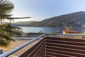 Elegant, Lugano Lake View, pool and private parking