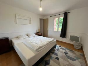 Maisons de vacances Maison charmante a Bec-de-Mortagne avec jardin cloture : photos des chambres