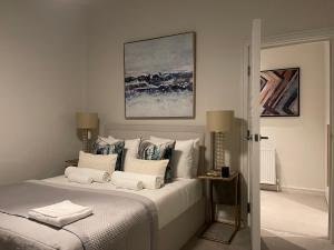 Quintessential Town House Close to Central London