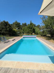 Grand gîte avec piscine Sous les étoiles de Geyssans