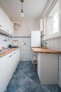 Solec Royal Blue Studio by BookingHost