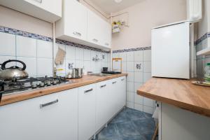 Solec Royal Blue Studio by BookingHost