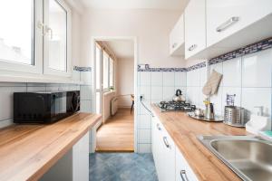 Solec Royal Blue Studio by BookingHost