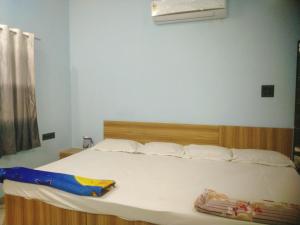 Shreeram guest house !near mahakaleshwer temple! fully aircondition -prime location with free parking!