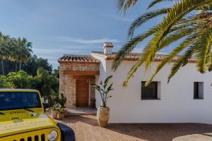 The Villa by Los Limoneros