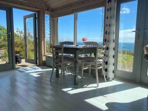 Romantic cliff top chalet at Whitsand Bay beach