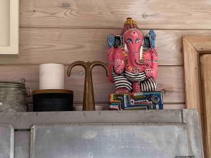 Romantic cliff top chalet at Whitsand Bay beach