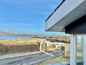 Sea-Views-3 Bed-Detached Bungalow-Secure Garden-Trearddur Bay