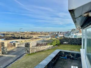Sea-Views-3 Bed-Detached Bungalow-Secure Garden-Trearddur Bay