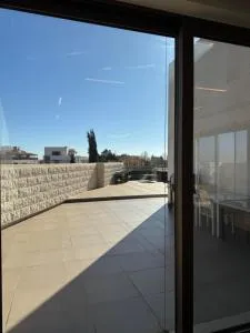 Dabouq Luxurious Penthouse - Rujm Maghghijhah