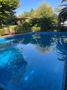 Departamento Ocre con gran jardín