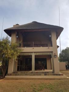 Zebula Golf and Wildlife Estate - Squirrel Pandemonium Pax 12 - Moi Signature Luxury villa