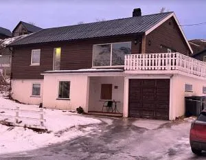 Large detached house in the middle of Lofoten - 亨宁斯韦尔