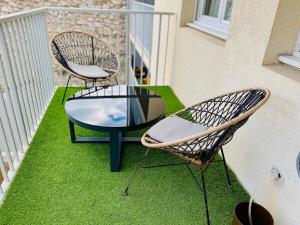 "Le Chai"T2 plein centre, Parking, Clim, Terrasse