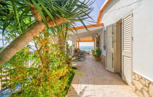 2 Bedroom Amazing Home In Ciotta