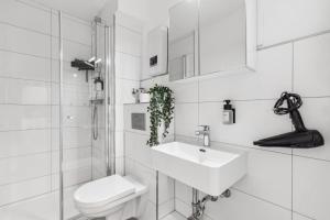 Hellohome I Gemütliches City Studio mit großer Dachterrasse & Parkplatz
