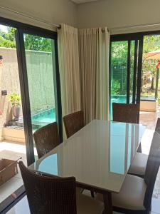 Casa Jade duplex nova com piscina em Mariscal, Bombinhas