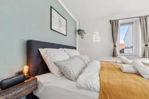 Hellohome I Gemütliches City Studio mit großer Dachterrasse & Parkplatz