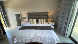 Upmarket Spacious Apartment in Castleton