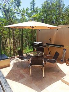 Casa Jade duplex nova com piscina em Mariscal, Bombinhas