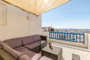 Elenitas Town House with veranda and sea view