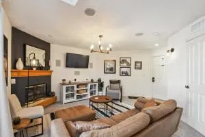 6380 B6 Code & Comfort in Boston Commons - Энглвуд