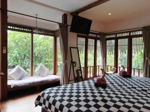 Malathi Wooden House with Pool View