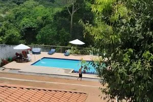 Bosque dos Camarás - Vista Bosque x Piscina - 卡马拉吉贝