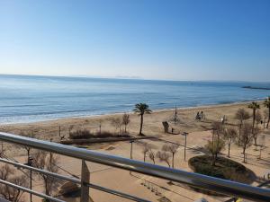 Apartamento primera línea Roses con vistas al mar AV-09