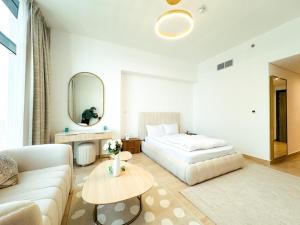 Modern Studio Living in JVCs Regina Tower
