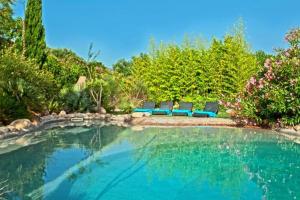 Charmante maison à Olmeto avec piscine partagée