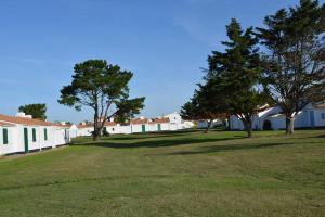 Maison 6 pers à 400 m de la plage avec wifi et piscine chauffée