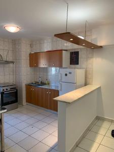 Chic 4 bedrooms near metro, regie UPB 2 bathrooms